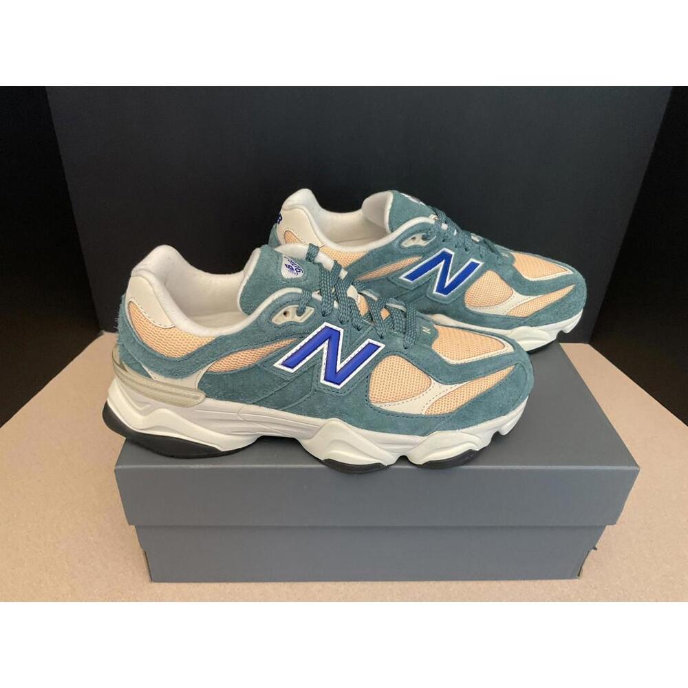 New Balance Men's Teal Green and Beige Athletic Sneakers